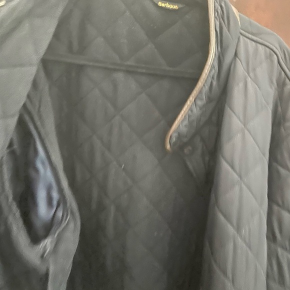 Barbour Quilted Black Jacket - Picture 3 of 6
